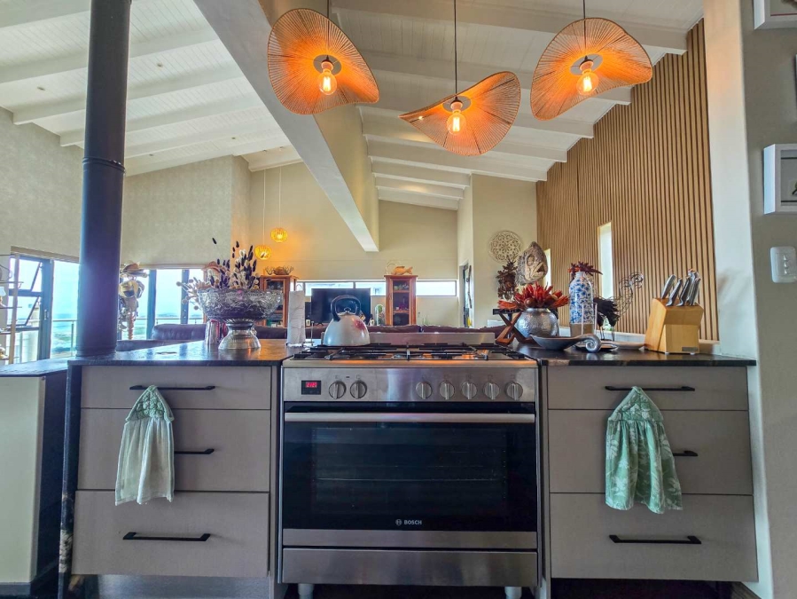 5 Bedroom Property for Sale in Stilbaai Oos Western Cape